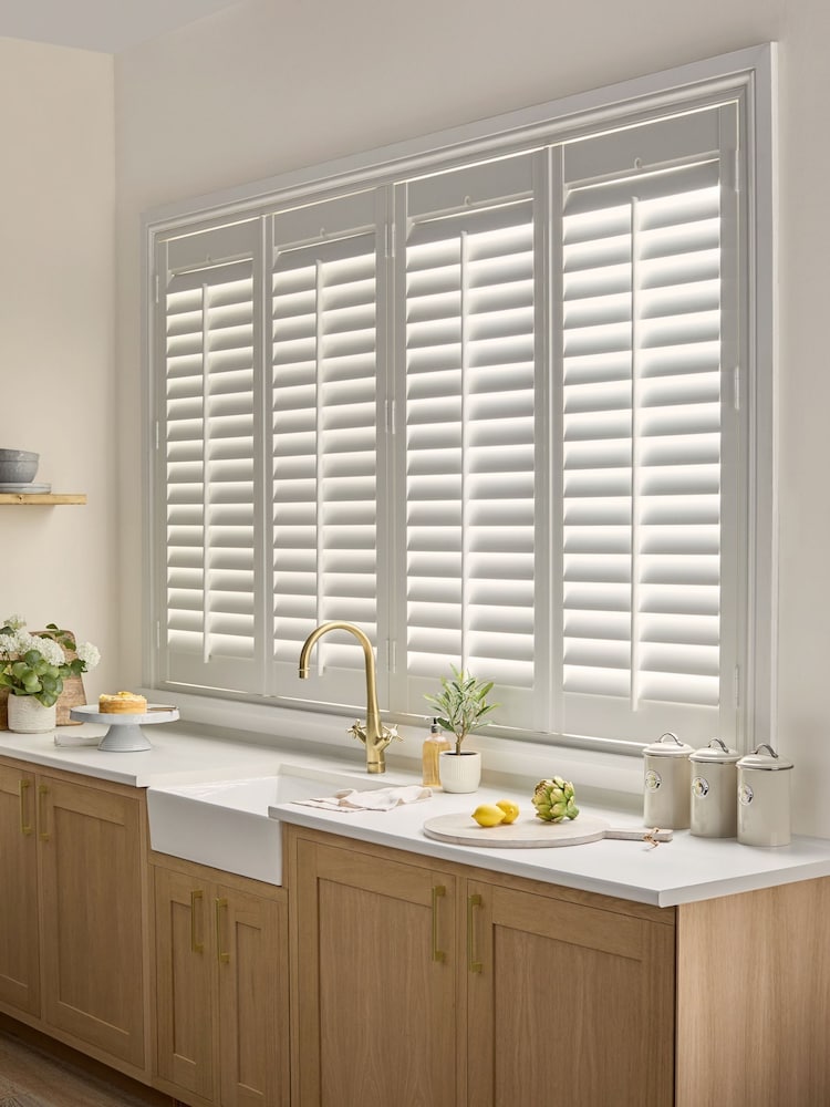 Vivid White Malvern Made to Measure Shutters - Image 2 of 7