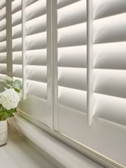 Vivid White Malvern Made to Measure Shutters - Image 6 of 7