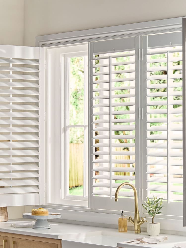 Vivid White Malvern Made to Measure Shutters - Image 7 of 7