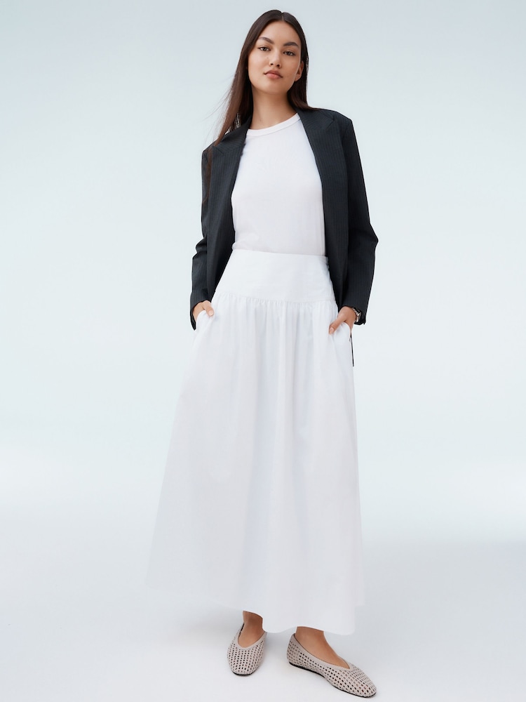 Weiß - Maxi-Rock mit tiefer Taille - Bild 1 von 8 Weiß - Maxi-Rock mit tiefer Taille - Bild 1 von 8