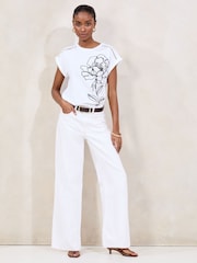 Lipsy Embroidered Floral T-Shirt - Bild 2 von 4