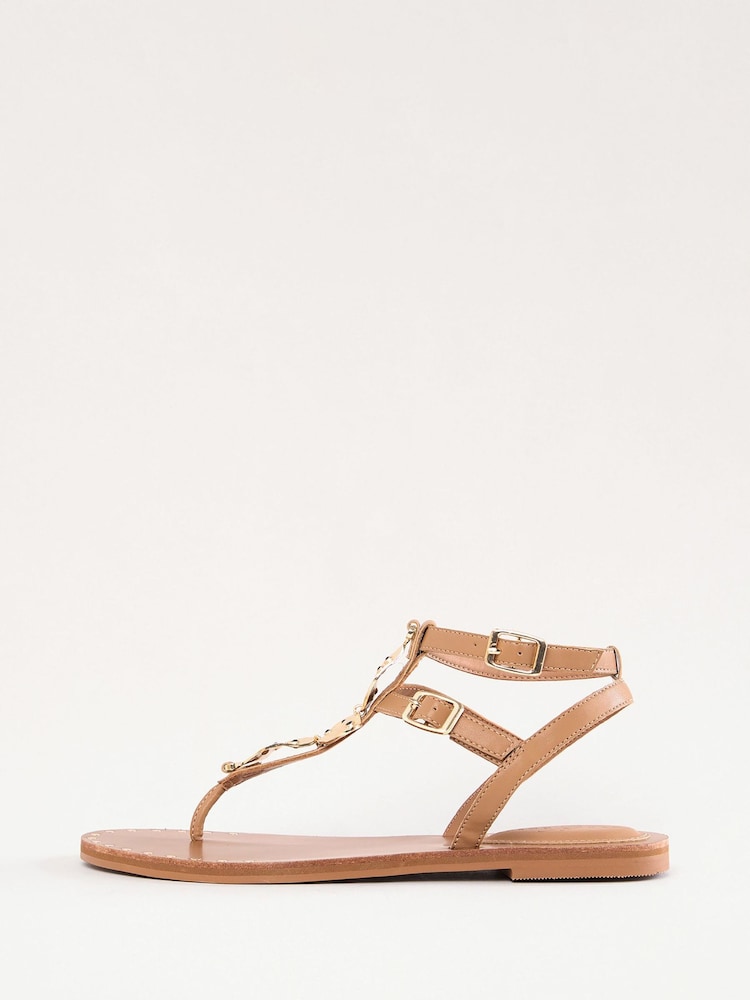 Tan - Love & Roses Hardwear Detail Double Buckle Faux Leather Flat Sandals - Bild 5 von 5 Tan - Love & Roses Hardwear Detail Double Buckle Faux Leather Flat Sandals - Bild 5 von 5