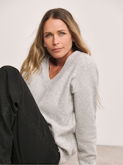 Anthology By JD Williams Grey Gifting V-Neck Jumper - Image 3 of 4