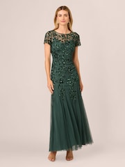 Grün - Adrianna Papell – Langes Kleid mit Perlenbesatz und Godetfalten - Bild 1 von 7