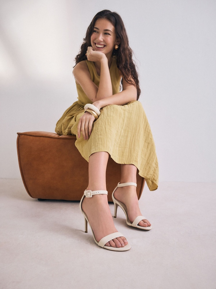 Bone Signature Premium Leather Round Toe Buckle Detail Mid Simple Sandals - Image 2 of 9