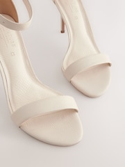 Bone Signature Premium Leather Round Toe Buckle Detail Mid Simple Sandals - Image 6 of 9