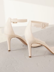 Bone Signature Premium Leather Round Toe Buckle Detail Mid Simple Sandals - Image 8 of 9