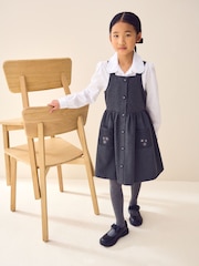 Grau - Button Front Embroidered Pinafore School Dress (3-14yrs) - Bild 1 von 9