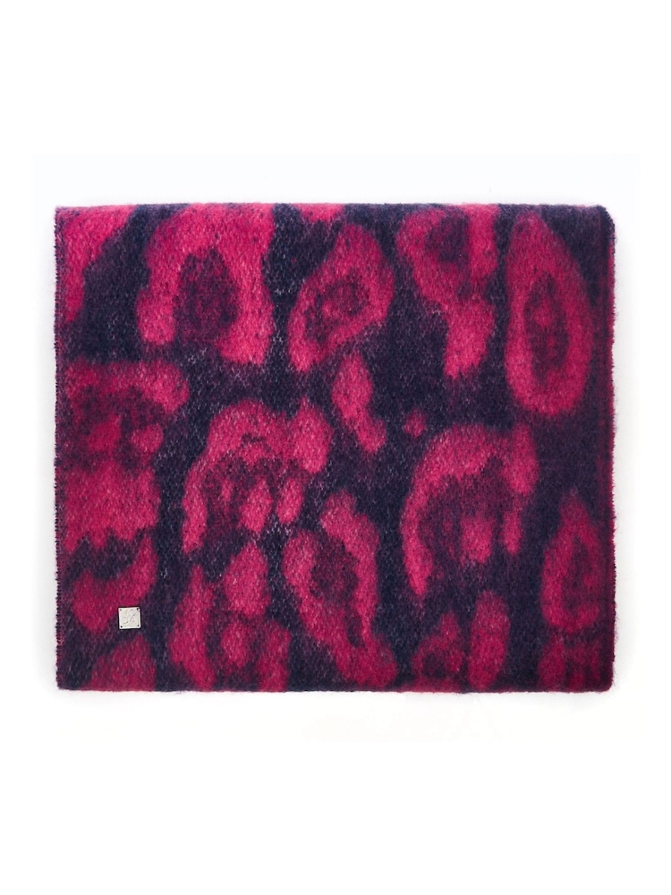 Moda in Pelle Lioniescarf Chunky Leopard Print Scarf - Image 2 of 4