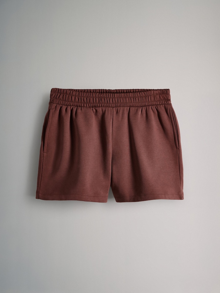 Braun und Rot - The Set 2-teiliges Set aus Sweatshirt mit überschnittener Schulter und Shorts in Relaxed-Fit - Image 3 of 5