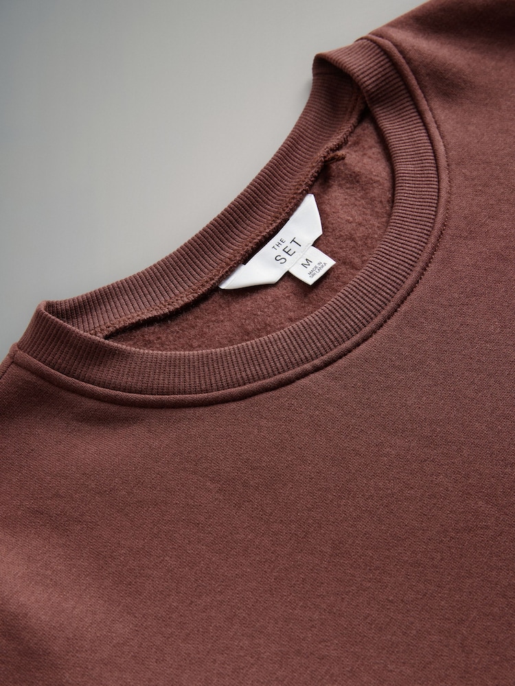 Braun und Rot - The Set 2-teiliges Set aus Sweatshirt mit überschnittener Schulter und Shorts in Relaxed-Fit - Image 4 of 5