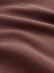 Braun und Rot - The Set 2-teiliges Set aus Sweatshirt mit überschnittener Schulter und Shorts in Relaxed-Fit - Image 5 of 5