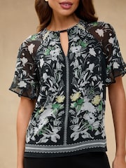 Schwarz mit floralem Print - Lipsy – Bluse mit transparenten Rüschenärmeln - Image 2 of 4