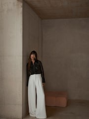 Mint Velvet – Hose mit weitem Bein und Abnähern - Bild 5 von 7
