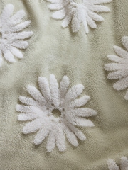 Green Fleece Daisy Floral Jacquard Duvet Cover and Pillowcase Set - Image 3 of 4