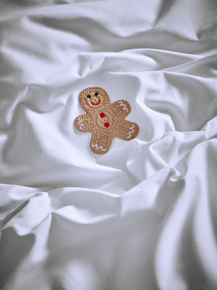 Natural Cotton Christmas Gingerbread Crochet Duvet Cover and Pillowcase Set - Image 10 of 10