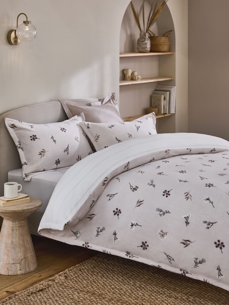 Fleece Floral Print Stripe Reversible Duvet Cover and Pillowcase Set - Imagen 2 de 5