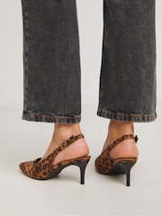 Luipaard - Simply Be Slingback Court Shoes In Wide Fit - Image 2 of 4