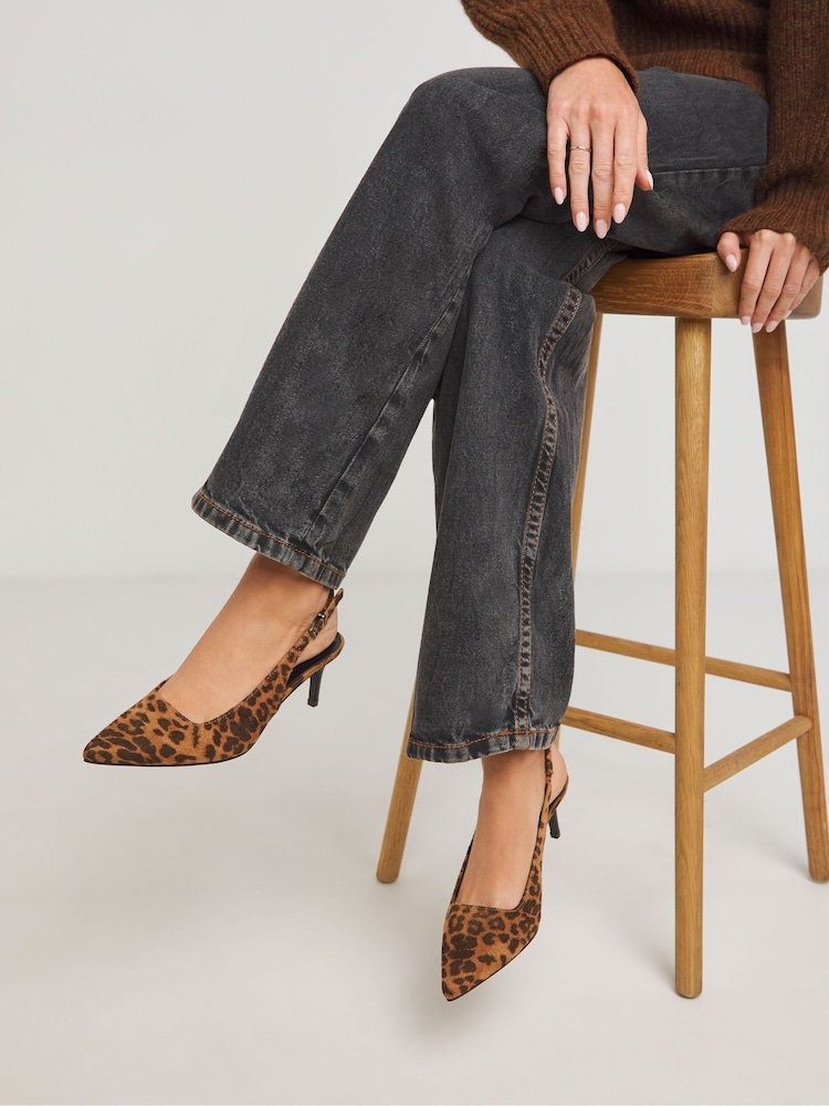 Luipaard - Simply Be Slingback Court Shoes In Wide Fit - Image 3 of 4