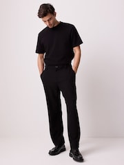 Schwarz - Reguläre Passform - Elegantes T-Shirt aus schwerem Material und weichem Tragegefühl - Bild 2 von 8