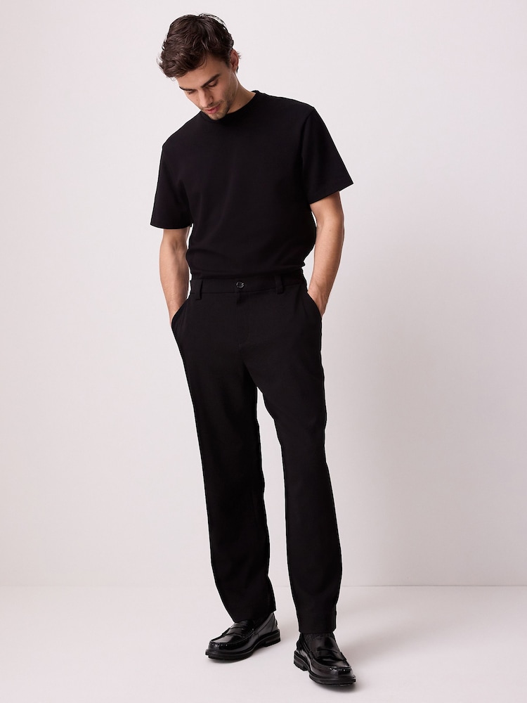 Schwarz - Reguläre Passform - Elegantes T-Shirt aus schwerem Material und weichem Tragegefühl - Bild 2 von 8