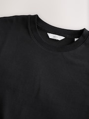 Schwarz - Reguläre Passform - Elegantes T-Shirt aus schwerem Material und weichem Tragegefühl - Bild 8 von 8