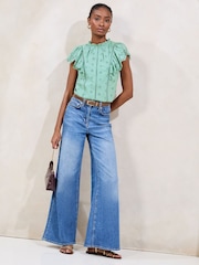 Verde - Lipsy Broderie Ruffle 100% Cotton T-Shirt - Imagen 2 de 4