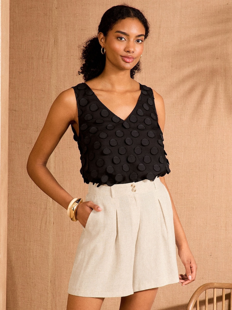 Love & Roses Neutral Tailored Shorts With Linen - Image 1 of 4