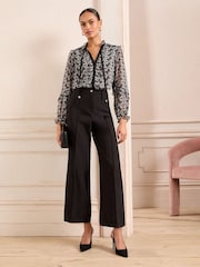 Love & Roses Black and Gold Cleo Relaxed Wide Leg Crop Trousers - Image 3 of 4
