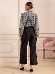 Love & Roses Black and Gold Cleo Relaxed Wide Leg Crop Trousers - Image 4 of 4