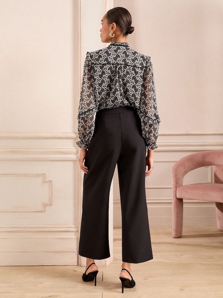 Love & Roses Black and Gold Cleo Relaxed Wide Leg Crop Trousers - Image 4 of 4