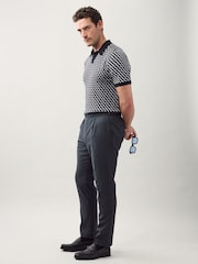 Preto/Branco - Camisas polo de malha com padrão geométrico e manga curta, corte regular - Imagem 2 de 8