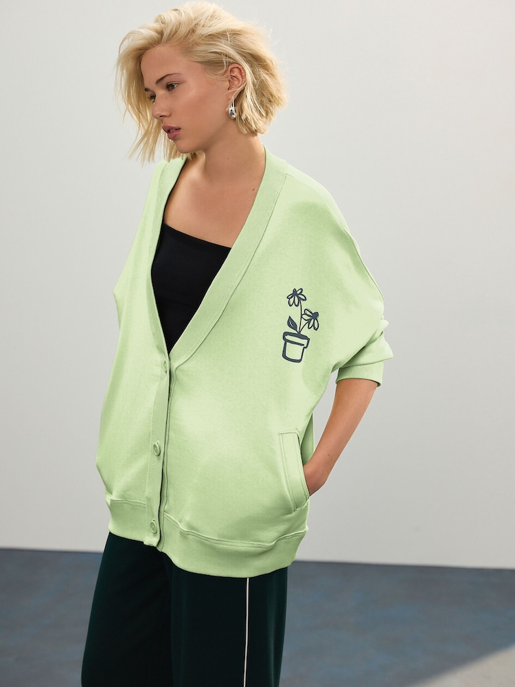 Green NYC Back Graphic Boyfriend Oversized Varsity Style Jersey Longline Cardigan - Image 2 of 8 Green NYC Back Graphic Boyfriend Oversized Varsity Style Jersey Longline Cardigan - Image 2 of 8