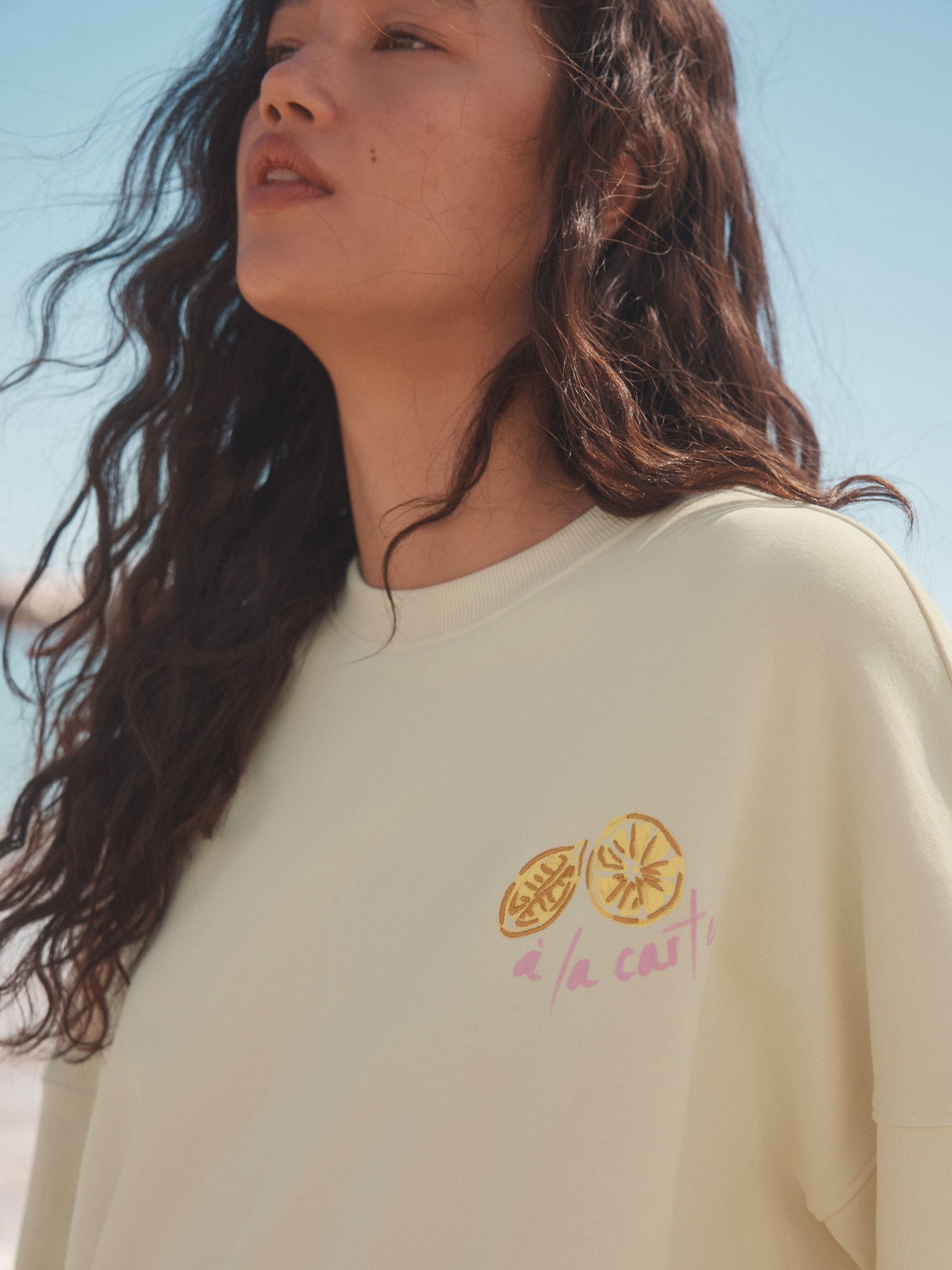 searoomlynn トップス　LEMONグラフィックベーシックSweat searoomlynn トップス LEMONグラフィックベーシックSweat