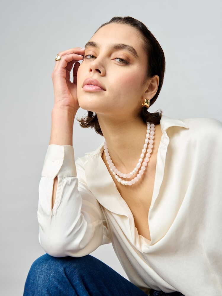 Aela Pink Quartz And Freshwater Pearl Layered Necklace - Imagen 2 de 3 Aela Pink Quartz And Freshwater Pearl Layered Necklace - Imagen 2 de 3