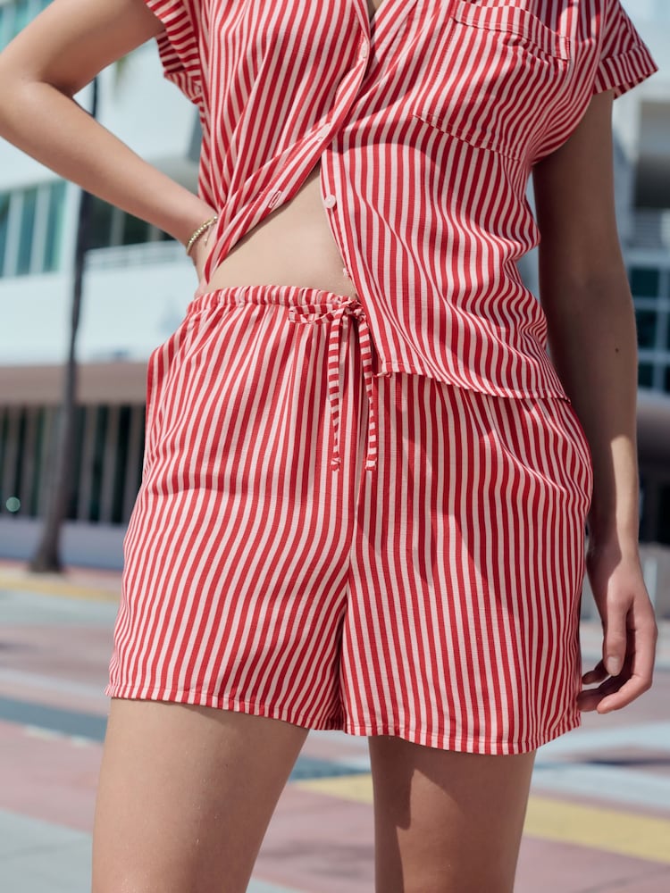 Rot/Weiß gestreift - Elasticated Tie Waist Shorts with Linen - Image 4 of 7