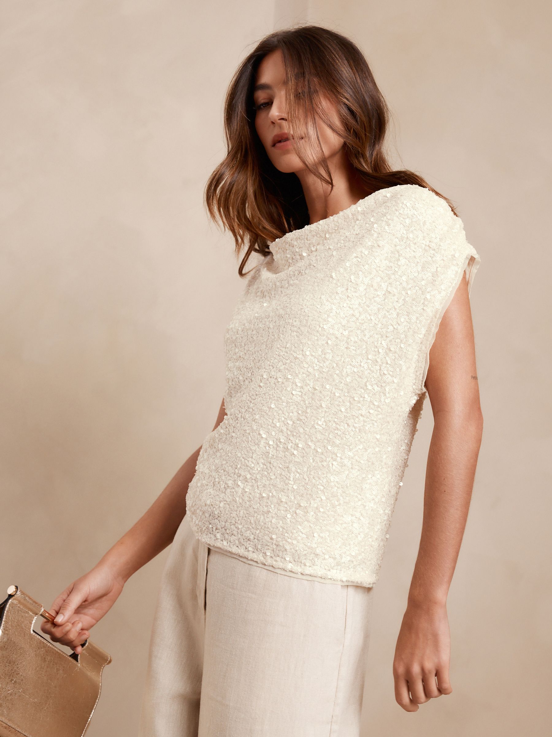 売れ筋商品|||ダナ キャラン ニューヨーク カットソー トップス レディース Women's llic Sequin Embellished Camisole, Regular & Petite Sand Womens 2024 Fashion Sequin Tops Glitter Sparkle Shimmer