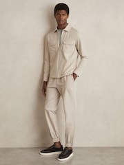 Stone - Reiss Climb Drawstring Technical Cuffed Trousers - Bild 1 von 7