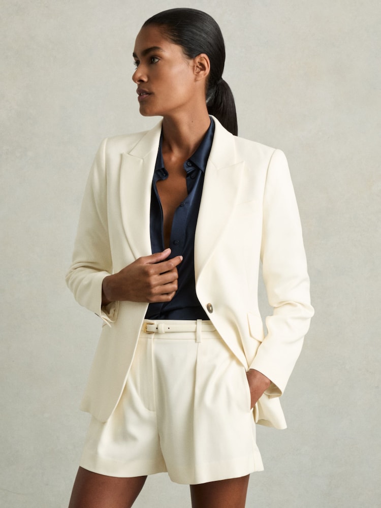 Crema - Pantalones cortos sartoriales Millie de Reiss - Imagen 6 de 6 Crema - Pantalones cortos sartoriales Millie de Reiss - Imagen 6 de 6