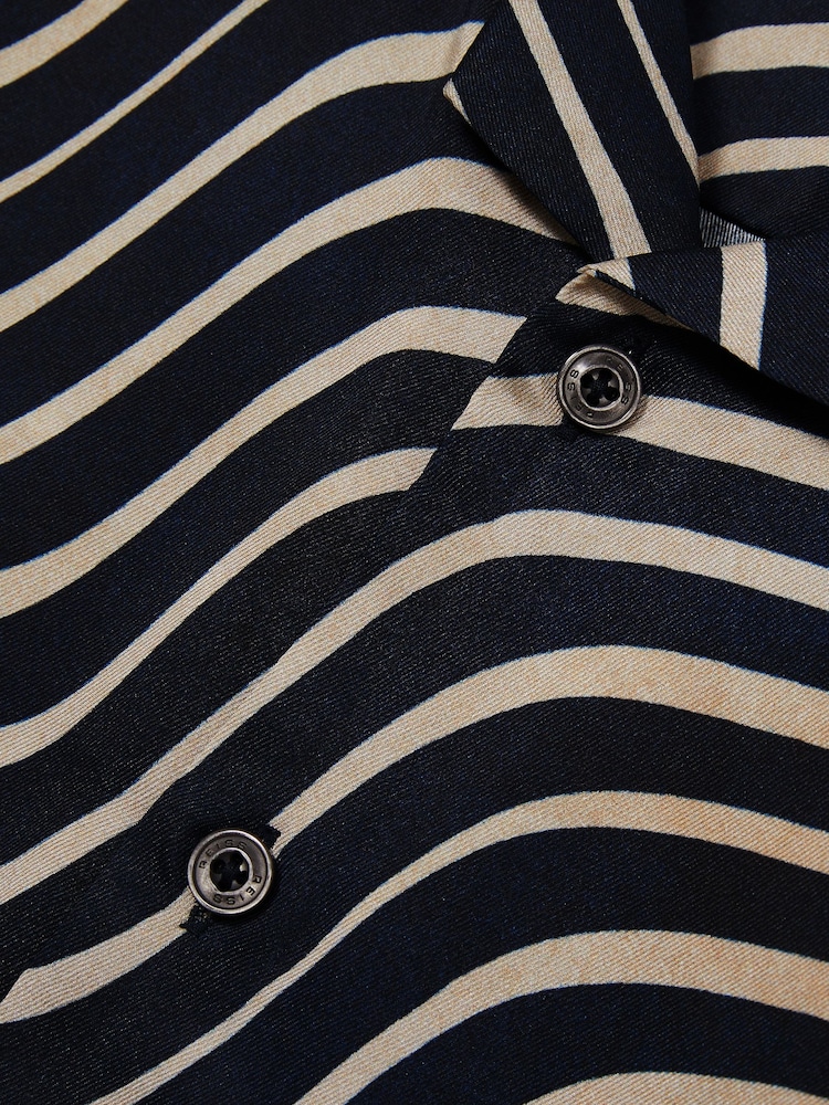 Reiss Navy/Off White Carbello 9-13 yrs Wave-Print Cuban-Collar Shirt - Image 4 of 4