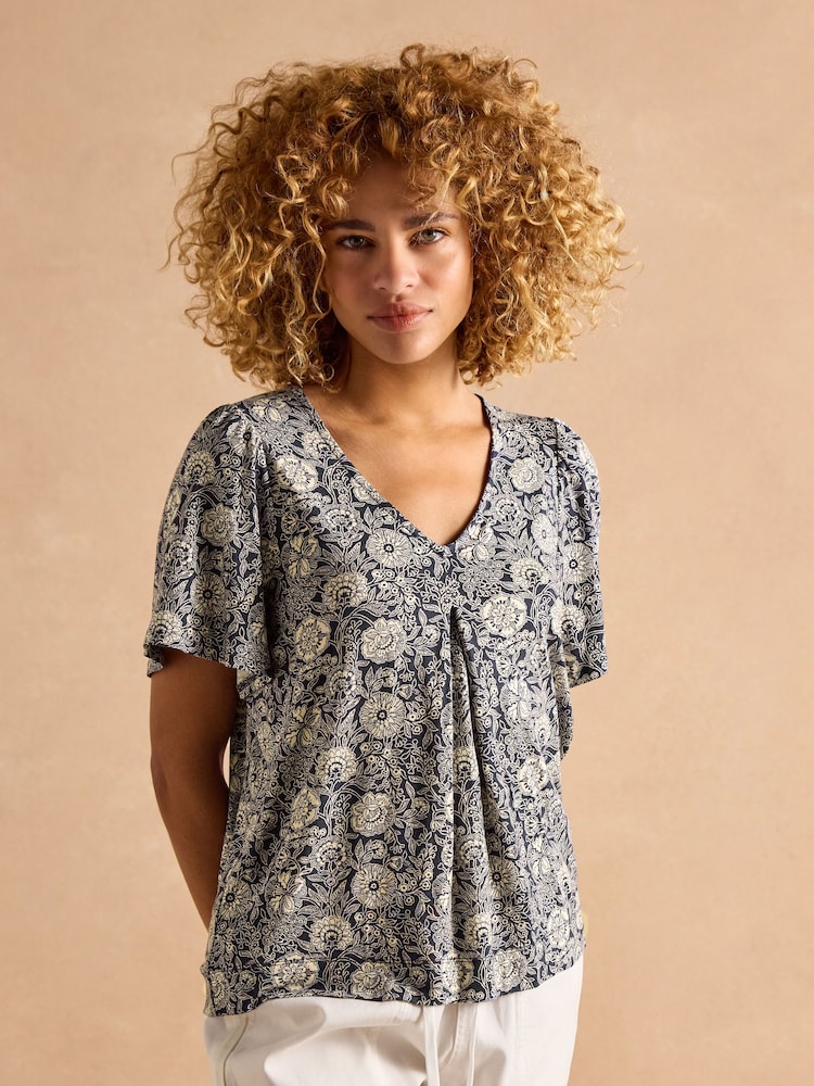 Marineblau - Joules Nia Pleat Front Jersey Top - Bild 1 von 8 Marineblau - Joules Nia Pleat Front Jersey Top - Bild 1 von 8