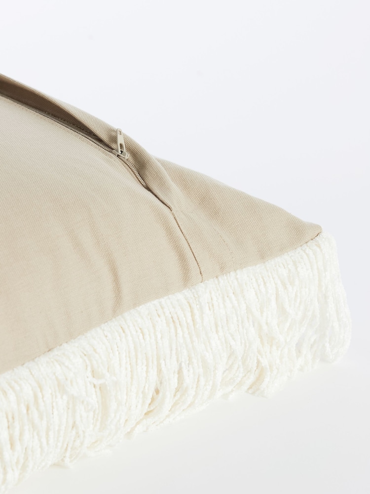 Light & Living White 100% Cotton Luani Fringed Cushion - Image 4 of 4