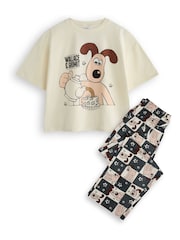 Vanilla Underground Cream Ladies Wallace and Gromit 100% Cotton Pyjamas - Image 1 of 6