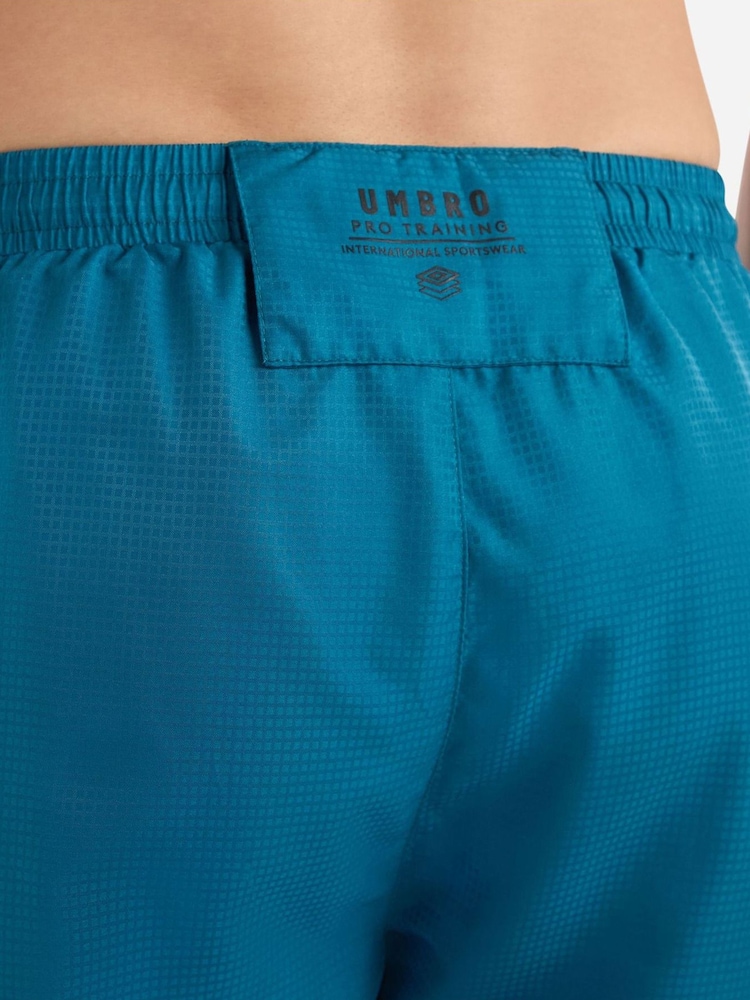 Azul - Pantalones cortos deportivos Elite Pro Hybrid de Umbro - Imagen 5 de 5