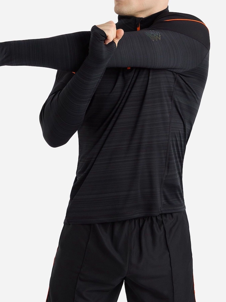 Umbro Black Pro Training Quarter Zip Top - Image 2 of 5 Umbro Black Pro Training Quarter Zip Top - Image 2 of 5