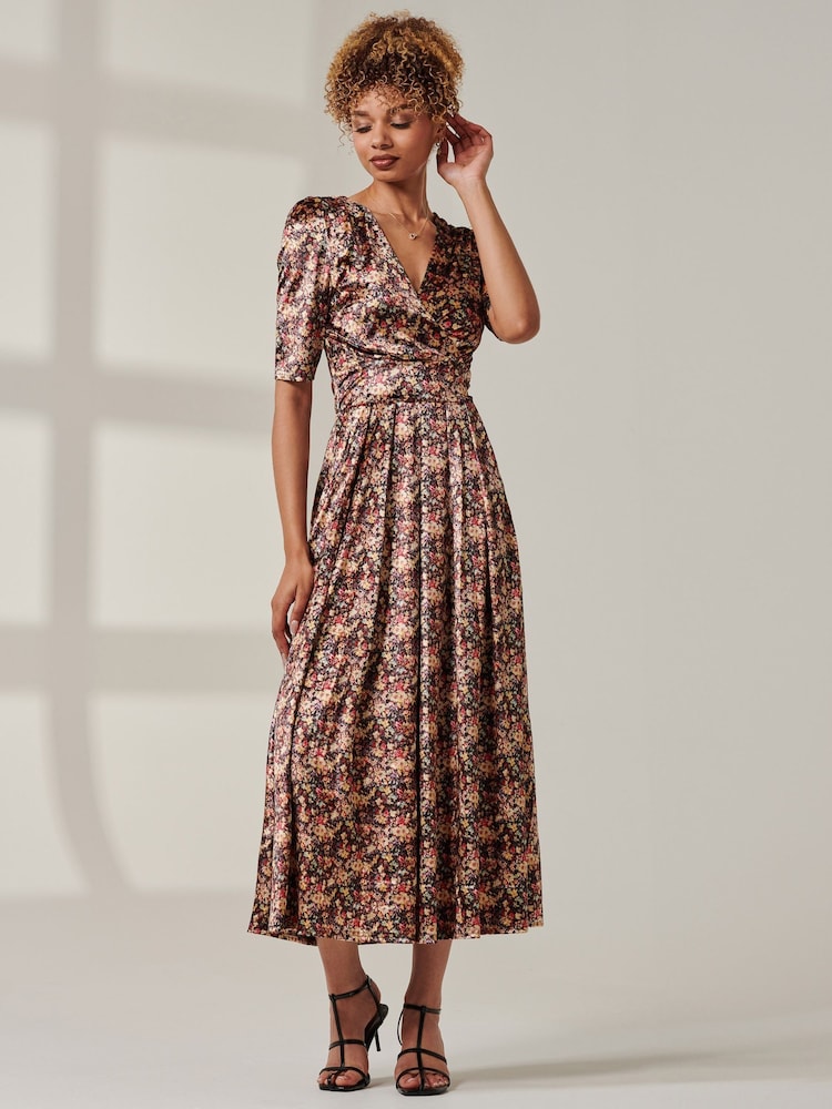 Jolie Moi Brianne Maxikleid aus Samt mit Blumenmuster - Bild 6 von 6 Jolie Moi Brianne Maxikleid aus Samt mit Blumenmuster - Bild 6 von 6