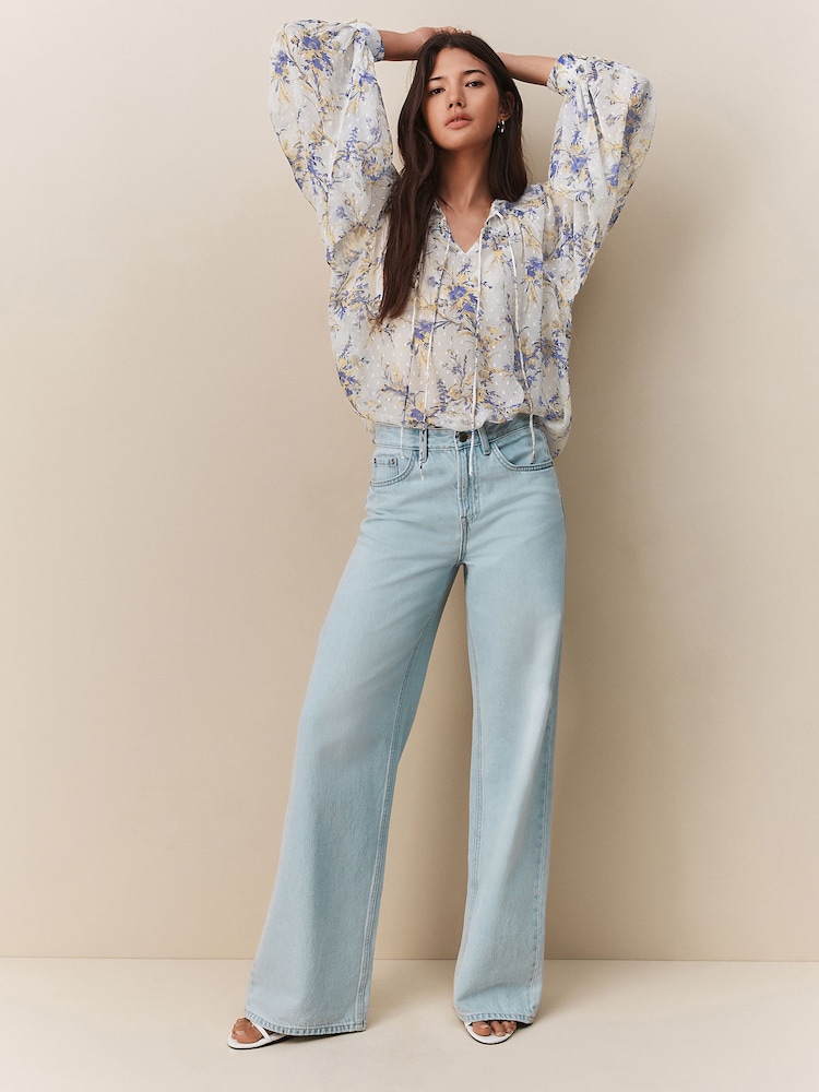 Blue/Yellow Floral Print - Durchsichtige, langärmelige Bluse mit Krawattenausschnitt - Bild 2 von 8 Blue/Yellow Floral Print - Durchsichtige, langärmelige Bluse mit Krawattenausschnitt - Bild 2 von 8