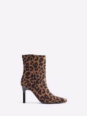 River Island Leopard Heeled Ankle Boots - Imagem 2 de 6