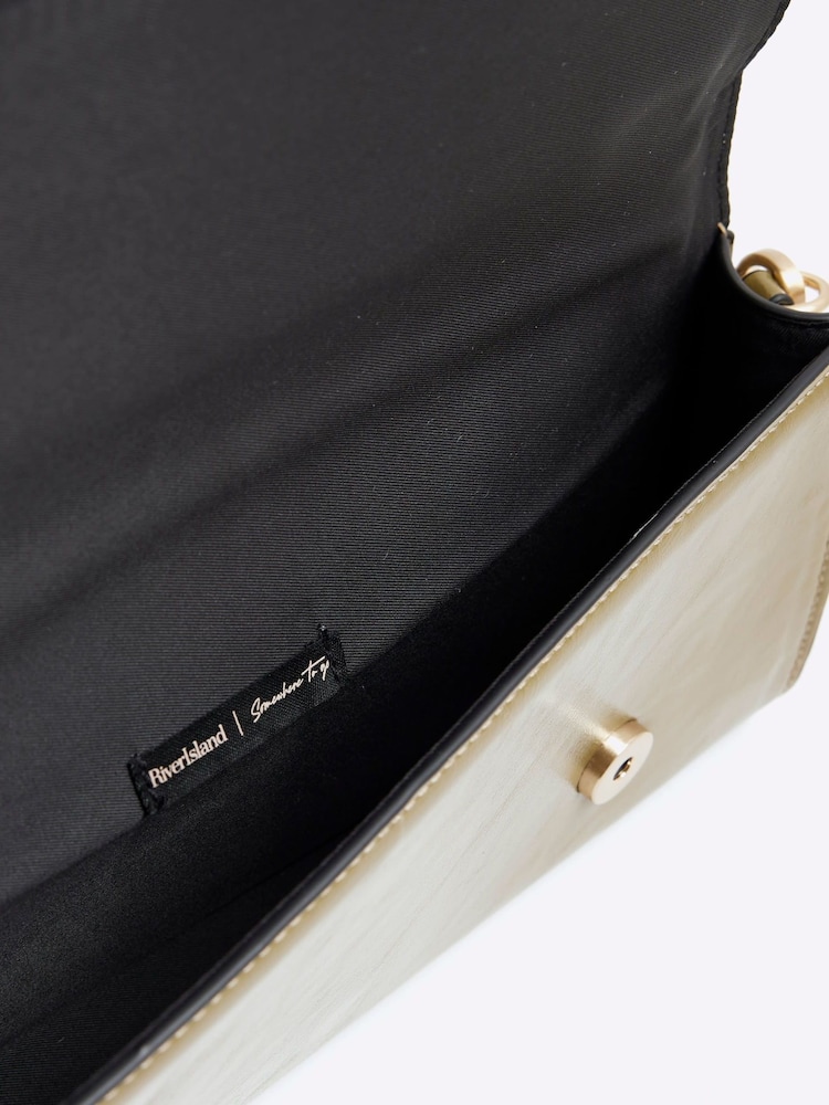 River Island Green Clutch Bag - Image 6 of 6 River Island Green Clutch Bag - Image 6 of 6