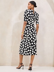 Lunares monocromáticos - Vestido midi de punto con escote en forma de cerradura de Lipsy - Imagen 4 de 4